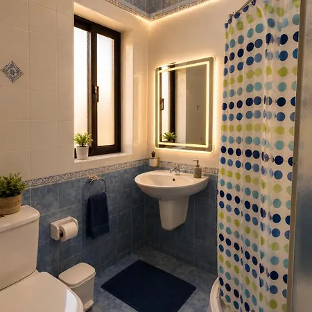 Bellagio Seafront With Private Garage * St. Paul's Bay